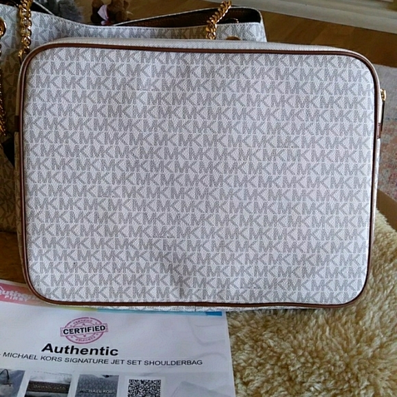 NWOT Authentic Michael Kors Signature Shoulderbag and Laptop Case - Picture 5 of 16